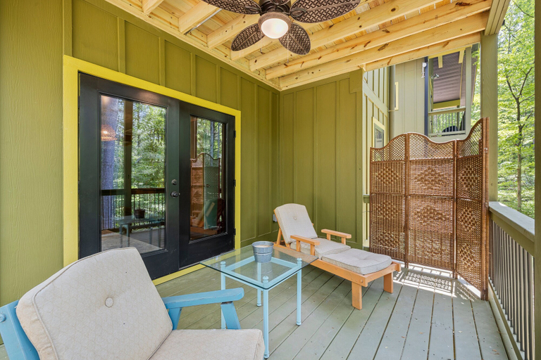 Others 4, Backwoods Bungalow, Henderson