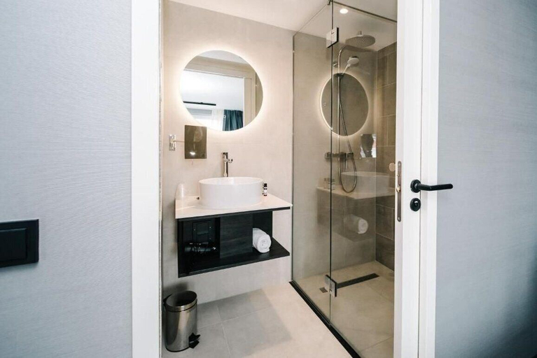 Bathroom 3, Amsterdam Beach Hotel, Zandvoort