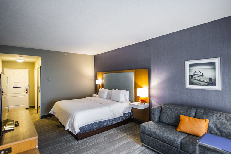Bedroom 3, Hampton Inn South Kingstown - Newport Area, Washington