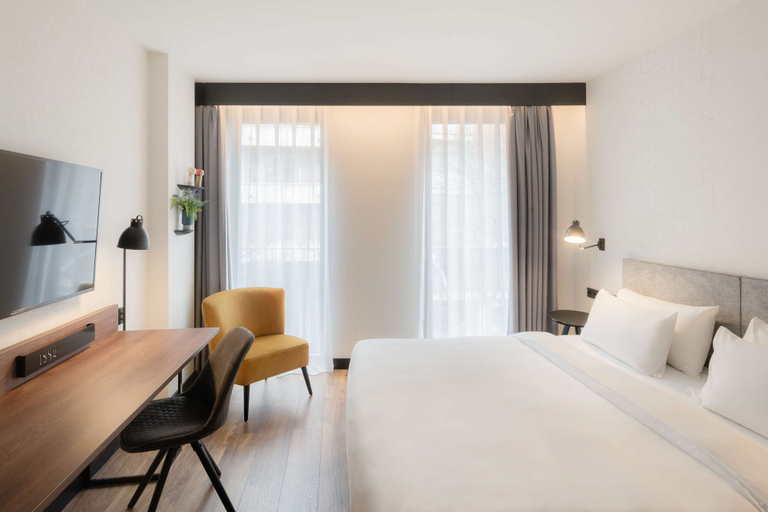 Bedroom 4, Radisson Blu 1882 Hotel, Barcelona Sagrada Familia, Barcelona
