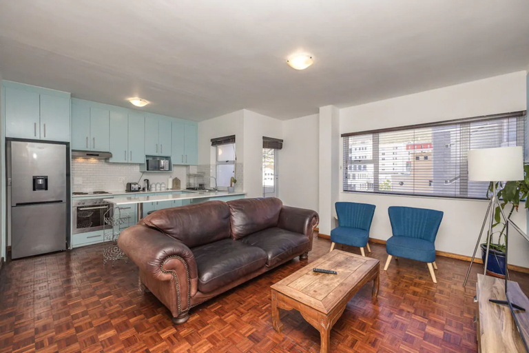 Others 5, Centrally Located 2 Bedroom Apartment in Cape Town, City of Cape Town