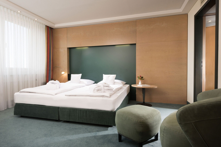 Bedroom 3, Maritim proArte Hotel Berlin, Berlin