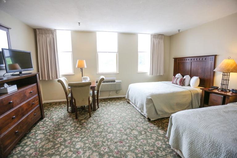 Bedroom 4, The Historic Summit Inn, Fayette