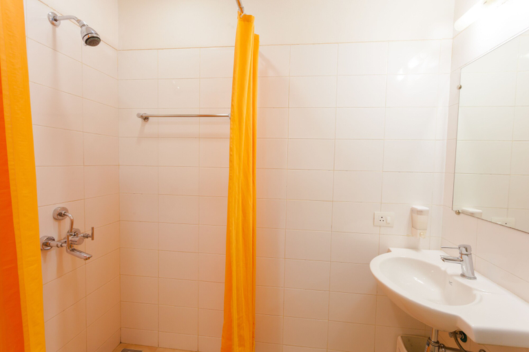 Bathroom 5, Ginger Vadodara, Vadodara