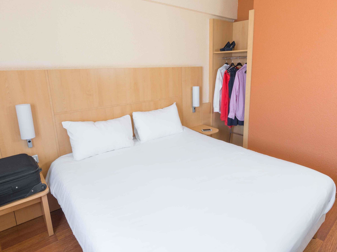 Bedroom 4, ibis Dunkerque Centre, Nord