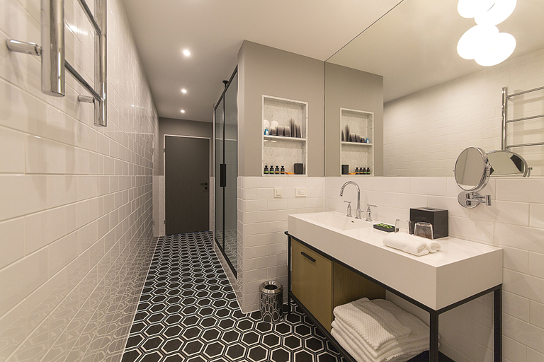 Bathroom 4, Canopy by Hilton Zagreb - City Centre, Zagreb