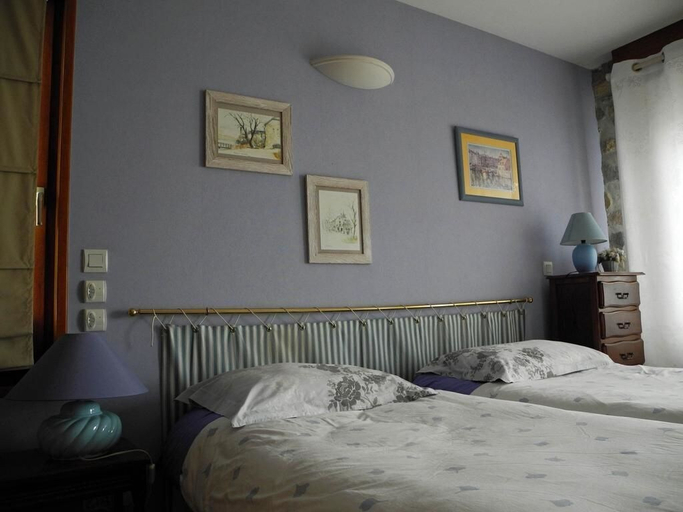 Bedroom 3, Chambres d'hôtes du Plateau de la Danse, Loire