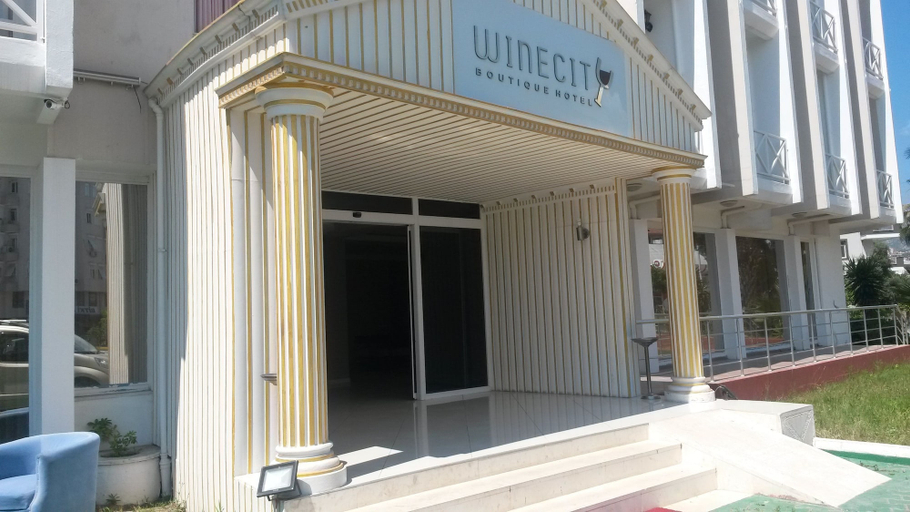 Exterior & Views 2, Winecity Hotel, Kale
