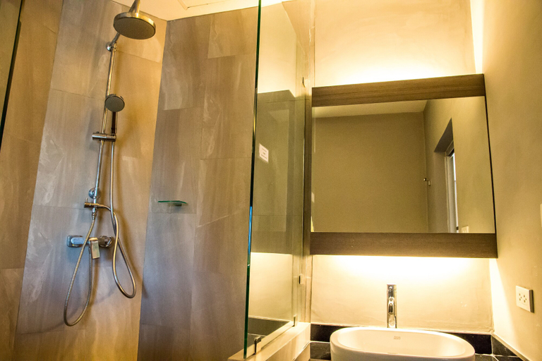 Bathroom 5, Lantana Pattaya Hotel & Resort, Pattaya