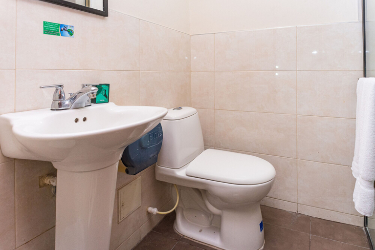 Bathroom 3, Hotel Costa Linda, Barranquilla