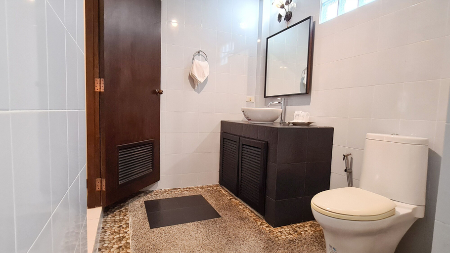 Bathroom 5, Andaman Seaside Resort, Phuket Island