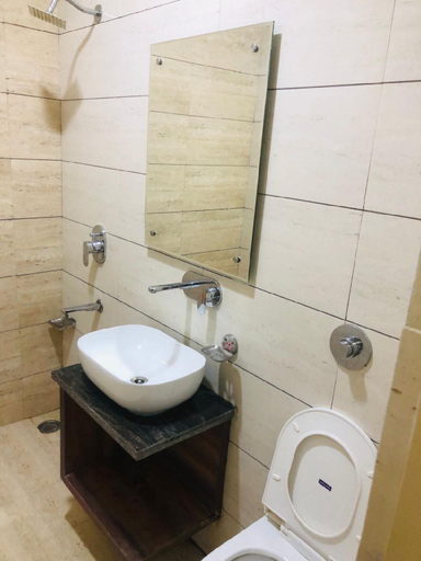 Bathroom 4, jasneet home stay, Amritsar