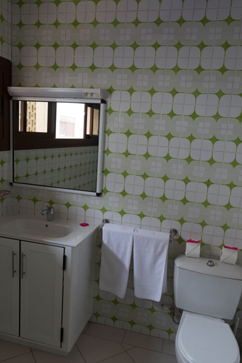 Bathroom 4, Hotel Sindibad, Agadir-Ida ou Tanane