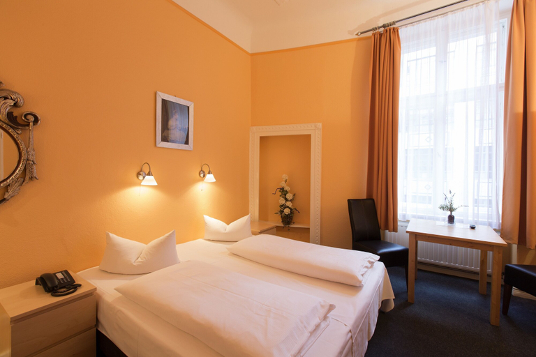 Bedroom 3, Hotel am Hermannplatz, Berlin