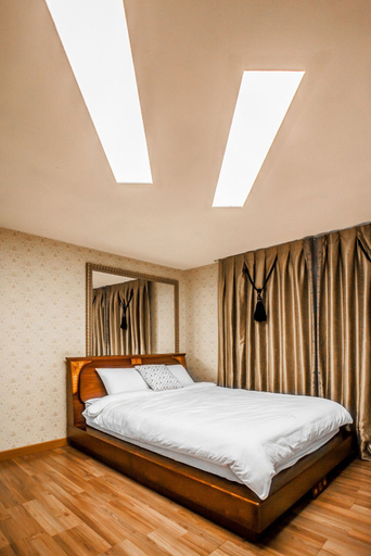 Bedroom 2, Hill & Falls House, Gapyeong