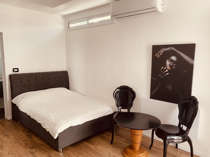 Bedroom 2, Luxury Suites