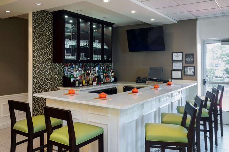 Food & Drinks 5, Hilton Garden Inn Edison/Raritan Center, Middlesex