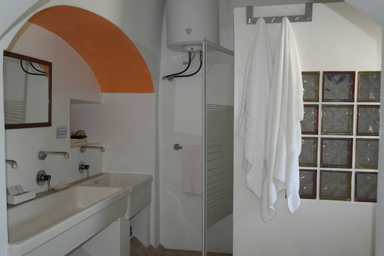 Bathroom 5, Masseria Santanna, Bari