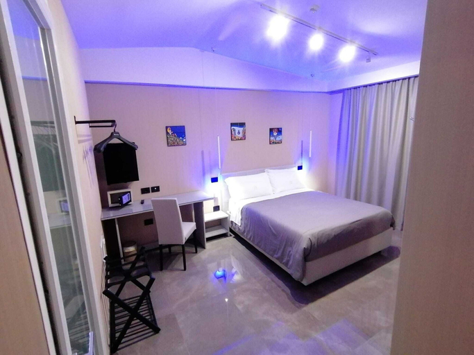Bedroom 4, X Business, Napoli