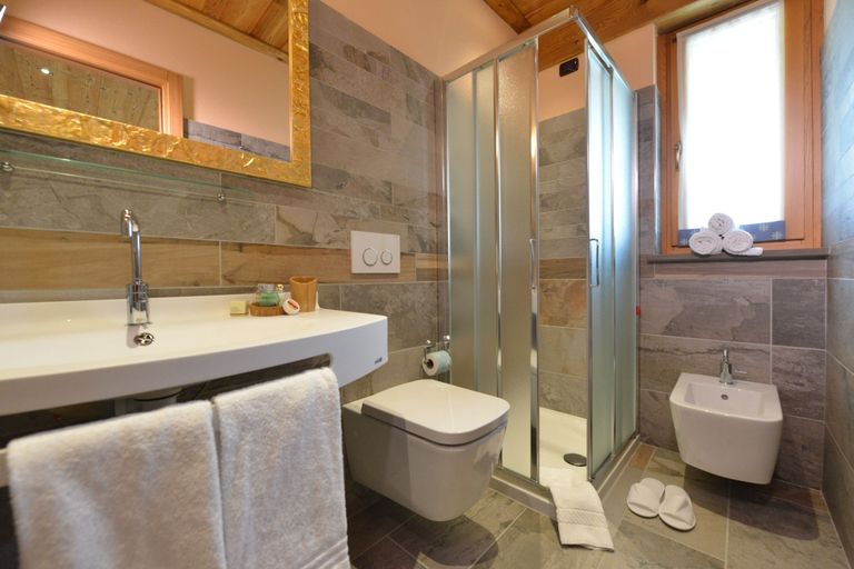 Bathroom 3, Miravalle, Aosta