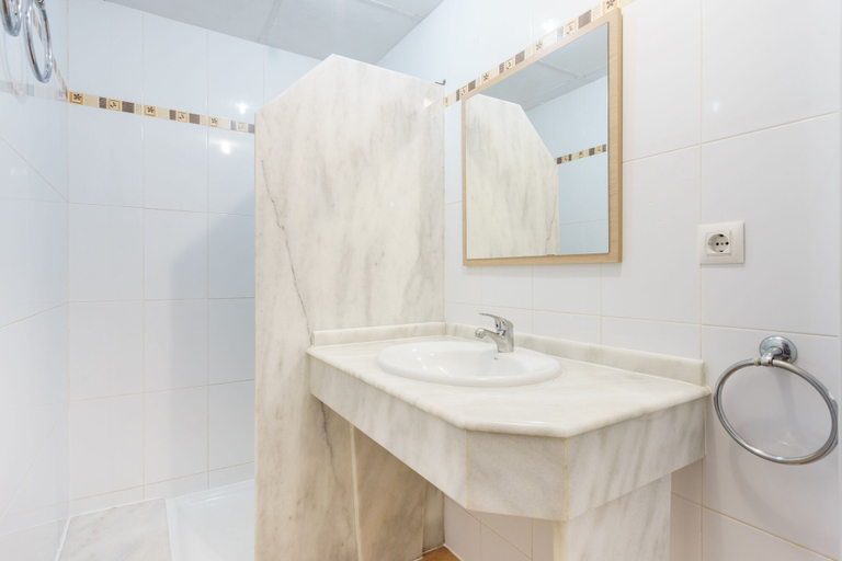 Bathroom 3, Hostal Casa Antonio by Vivere Stays, Alicante