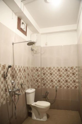 Bathroom, Sunrise Beach Resort, South Andaman