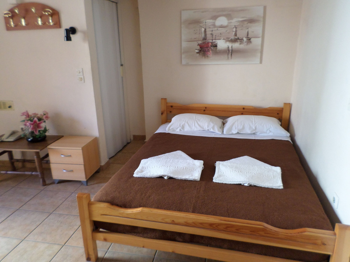 Bedroom 4, Tina Economy Hotel, Crete