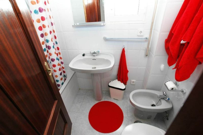 Bathroom 3, Apartment in Isla, Cantabria 102775 by MO Rentals, Cantabria