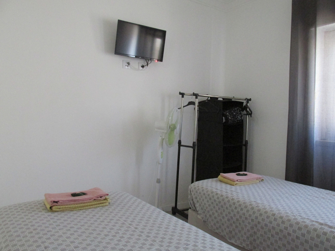 Bedroom 3, GuestHouse Marialva Park, Seixal