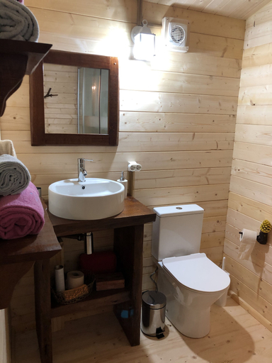 Bathroom 4, Mimosa Village, Mortágua
