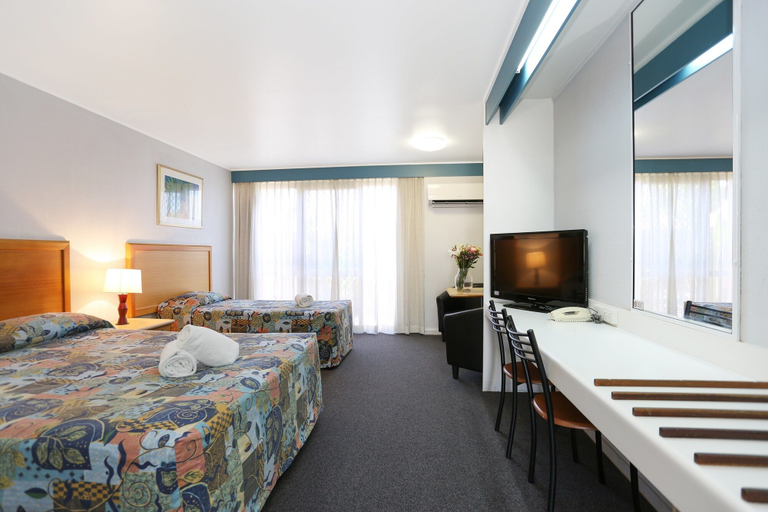 Bedroom 3, Reef Resort Motel, Mackay - Pt A
