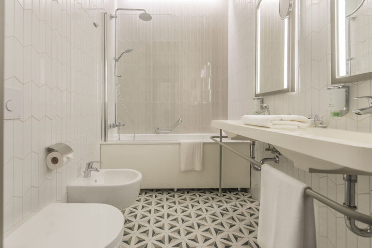 Bathroom 4, Hotel Vilnia, Vilniaus