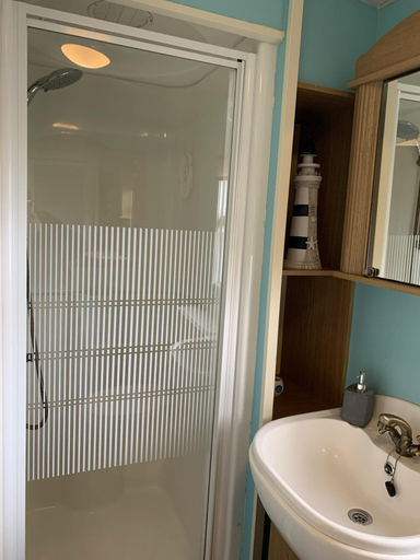 Bathroom 3, Remarkable 2-bed Caravan in Ingoldmells, Lincolnshire