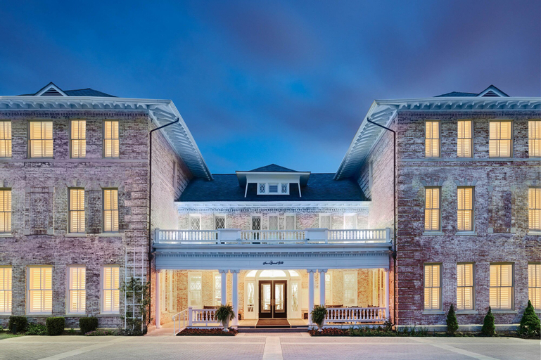 Inn at Carnall Hall, Washington