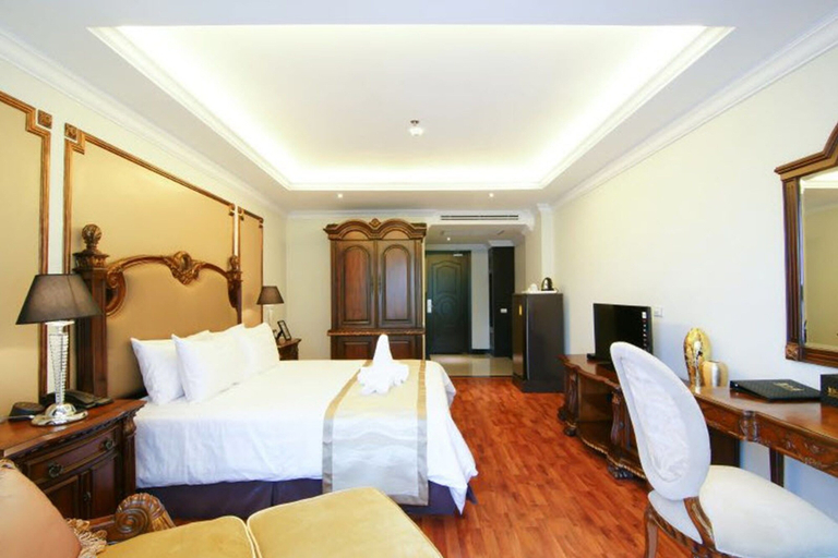 Bedroom 3, LK Miracle Suite, Pattaya
