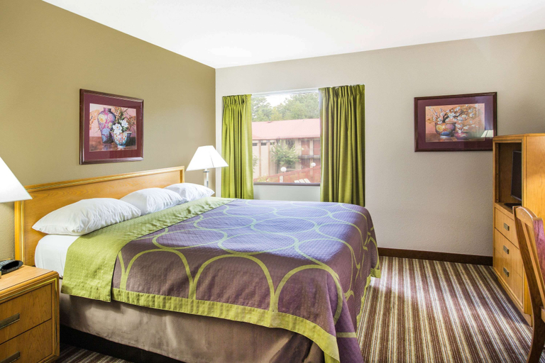 Bedroom 4, Super 8 By Wyndham Oxford, Lafayette
