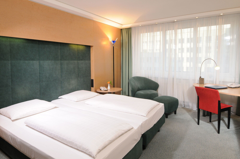 Bedroom 4, Maritim proArte Hotel Berlin, Berlin