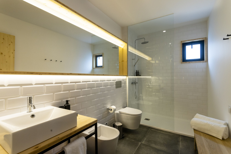 Bathroom 4, Ericeira Prime Villas, Mafra