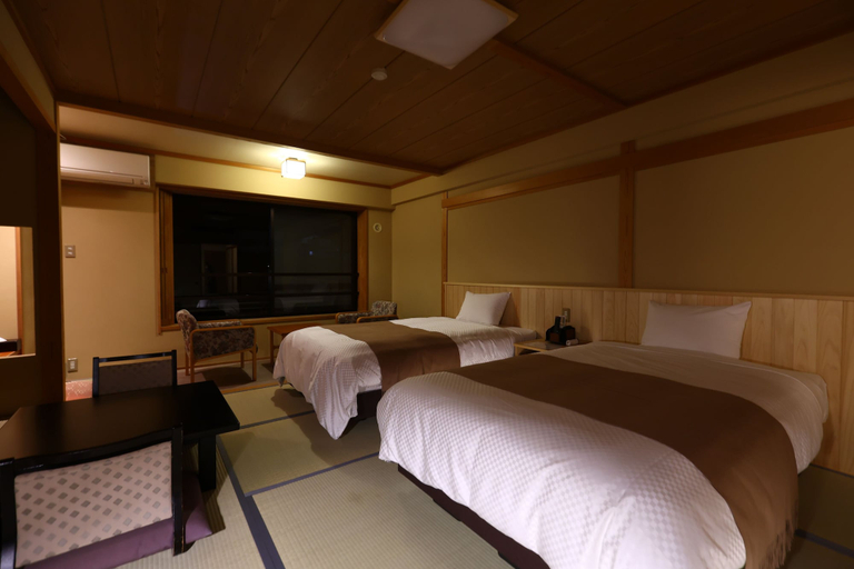 Bedroom 4, Shibu Hotel, Yamanouchi