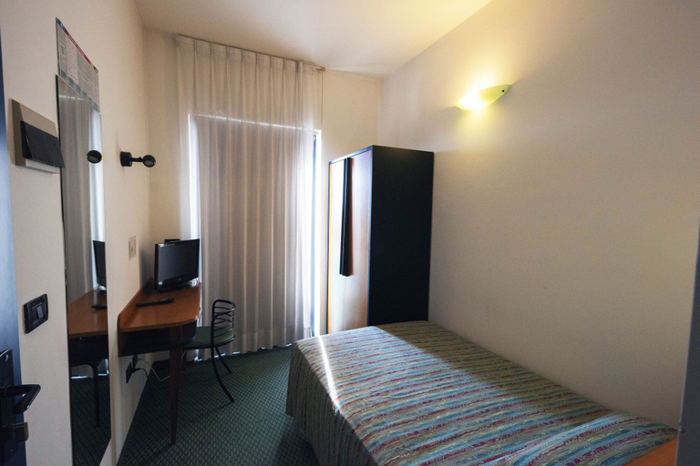 Bedroom 3, Hotel Ali d'Oro, Rimini