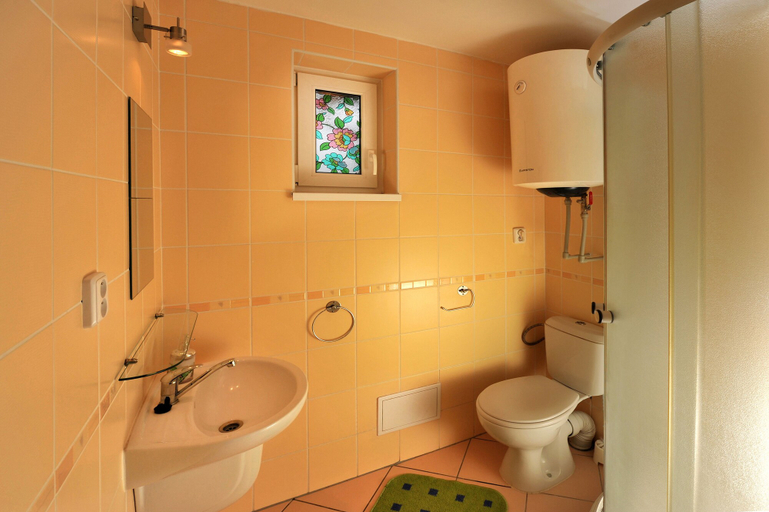 Bathroom 3, APLEND Tatry Holiday, Poprad