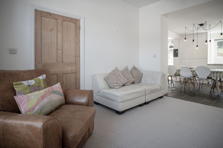 Others 5, Ty Golau - 3 Bed Holiday Home - Pembroke, Pembrokeshire