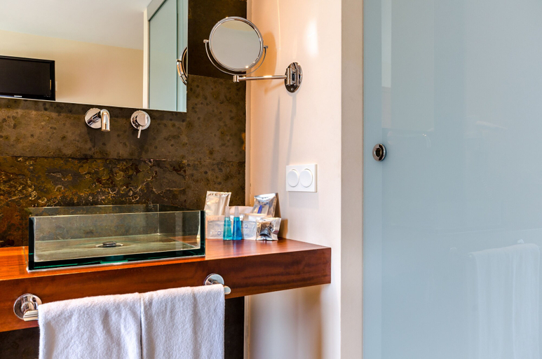 Bathroom 5, El Plantio Golf Resort, Alicante