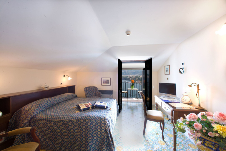 Bedroom 3, Hotel La Tonnarella, Napoli