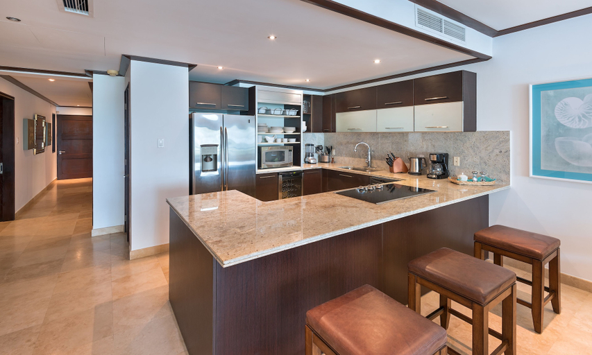 Others 5, Coral Cove 11 by Altman