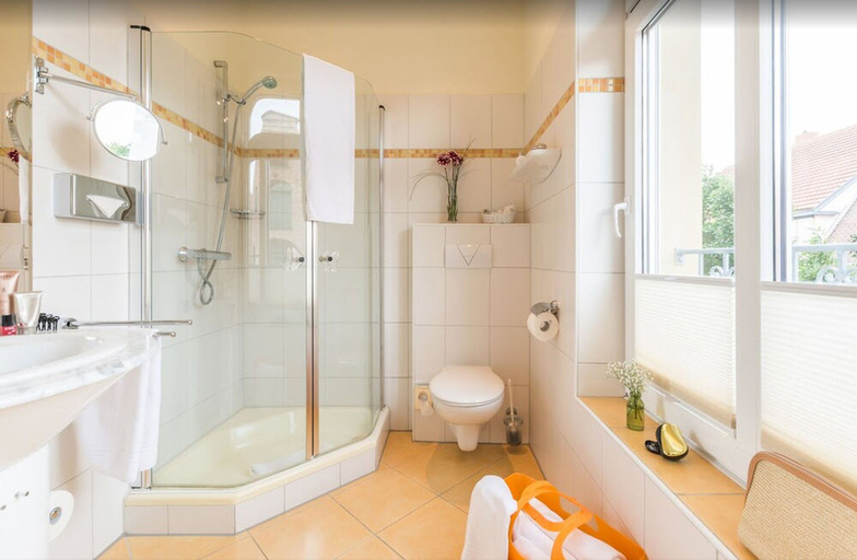 Bathroom 4, Tides Boutique Hotel, Aurich