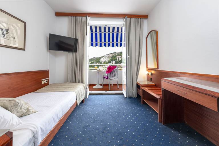Bedroom 3, Hotel Komodor, Dubrovnik