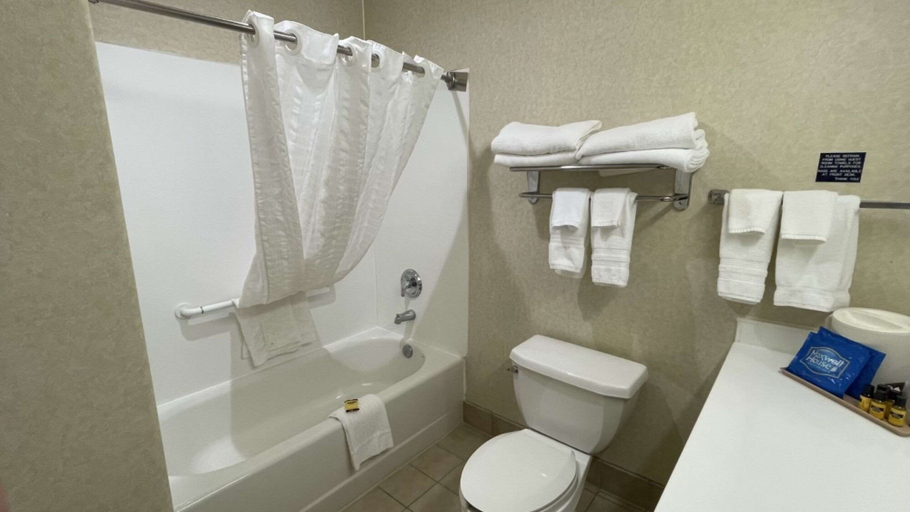 Bathroom 4, Surestay Hotel By Best Western Eureka, Eureka