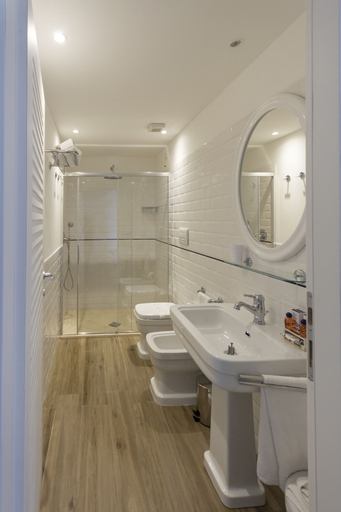 Bathroom 4, Hotel Nautilus, Cagliari