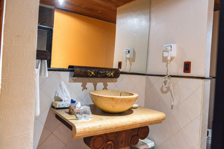Bathroom 4, Casa de los Arcangeles, San Cristóbal de las Casas